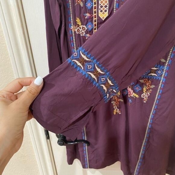 Time for Me Embroidered Tunic Size Small - Picture 4 of 6